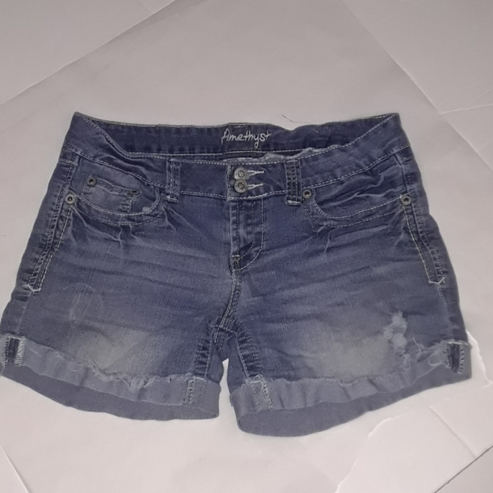 Amethyst Distressed Cuffed Jean Shorts, size 9.